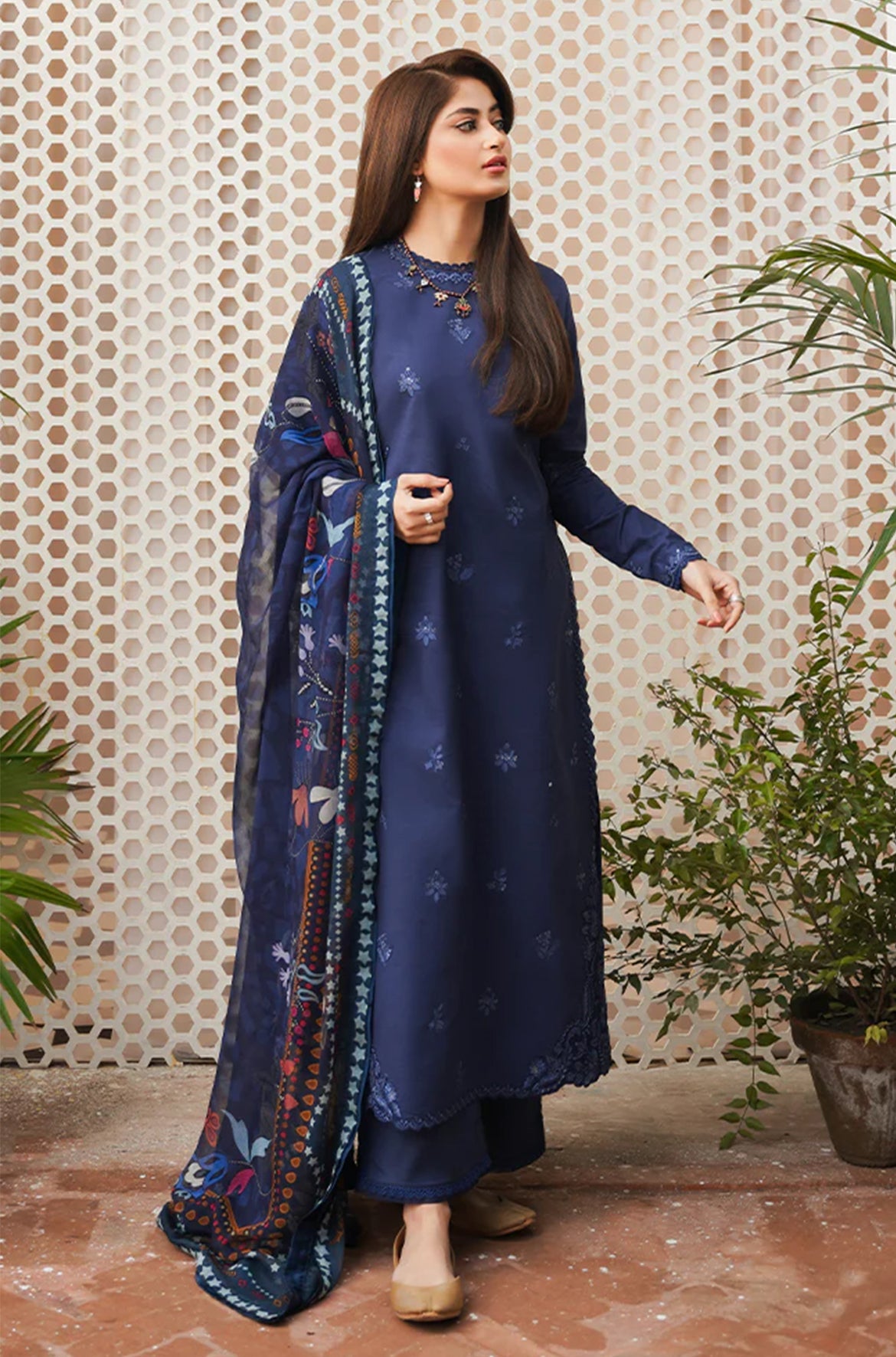 SERAN - 3PC LAWN EMBROIDERED SHIRT WITH MANAAR PRINTED DUPATTA AND TROUSER - HZG1681