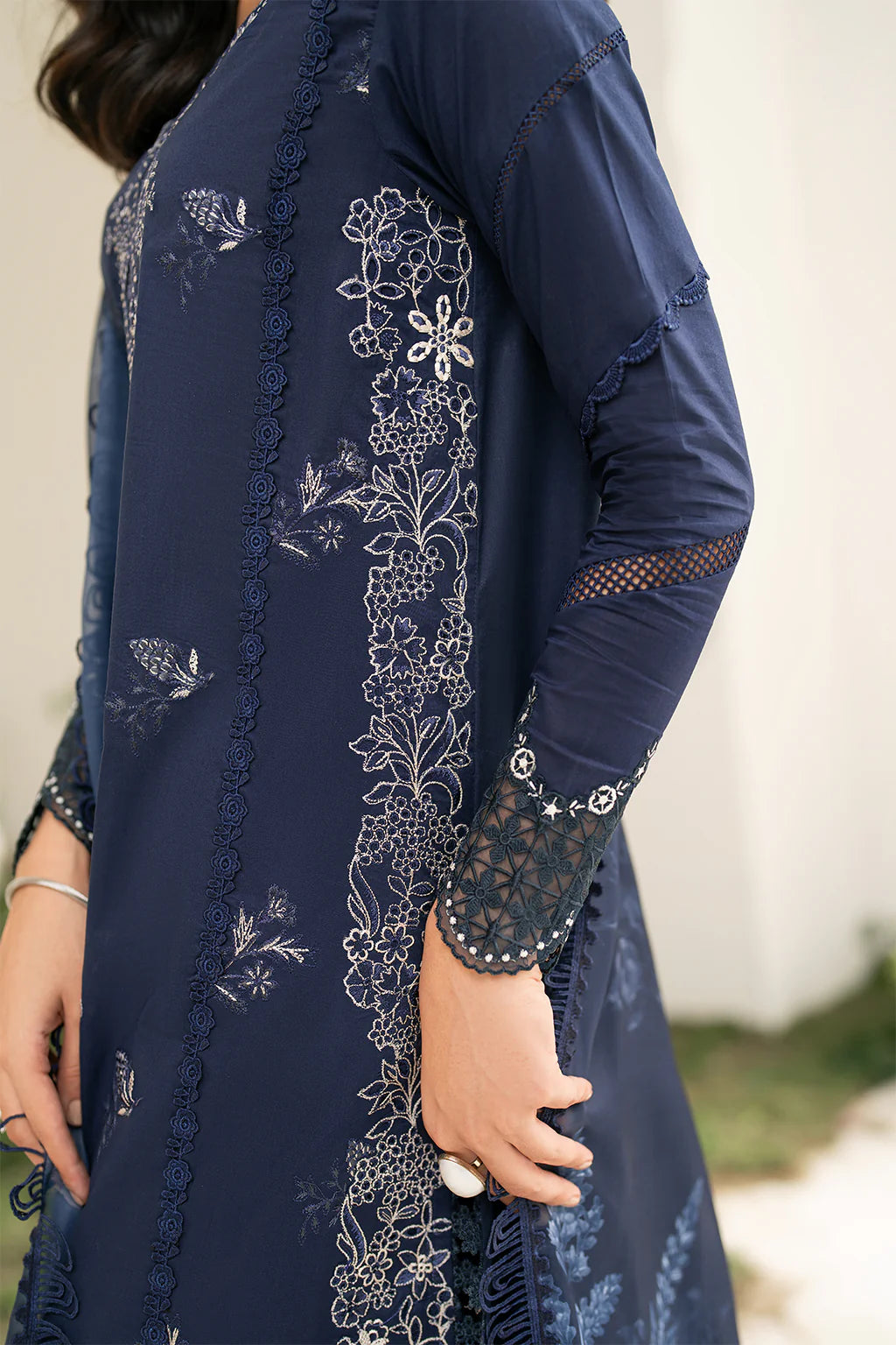 IZNIK - 3PC DHANAK EMBROIDERED SHIRT WITH TWILL PRINTED SHAWL AND TROUSER - HZG2443