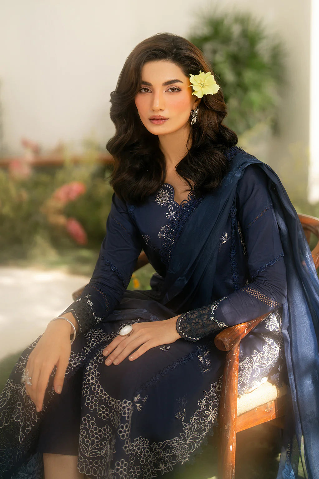 IZNIK - 3PC DHANAK EMBROIDERED SHIRT WITH TWILL PRINTED SHAWL AND TROUSER - HZG2443