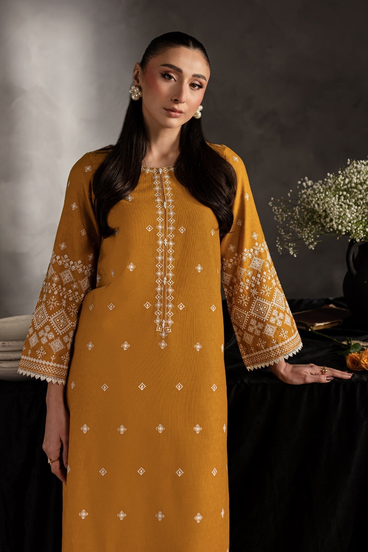 BATIK - 2PC LAWN EMBROIDERED SHIRT AND EMBROIDERED TROUSER - HZG2088