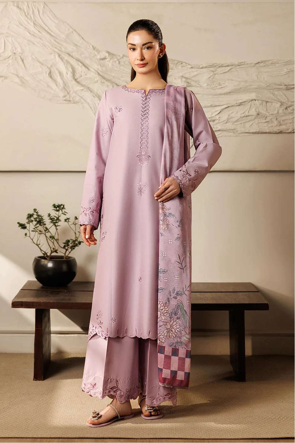 IZNIK - 3PC LAWN EMBROIDERED SHIRT WITH CHIFFON PRINTED DUPATTA AND TROUSER - HZG2959