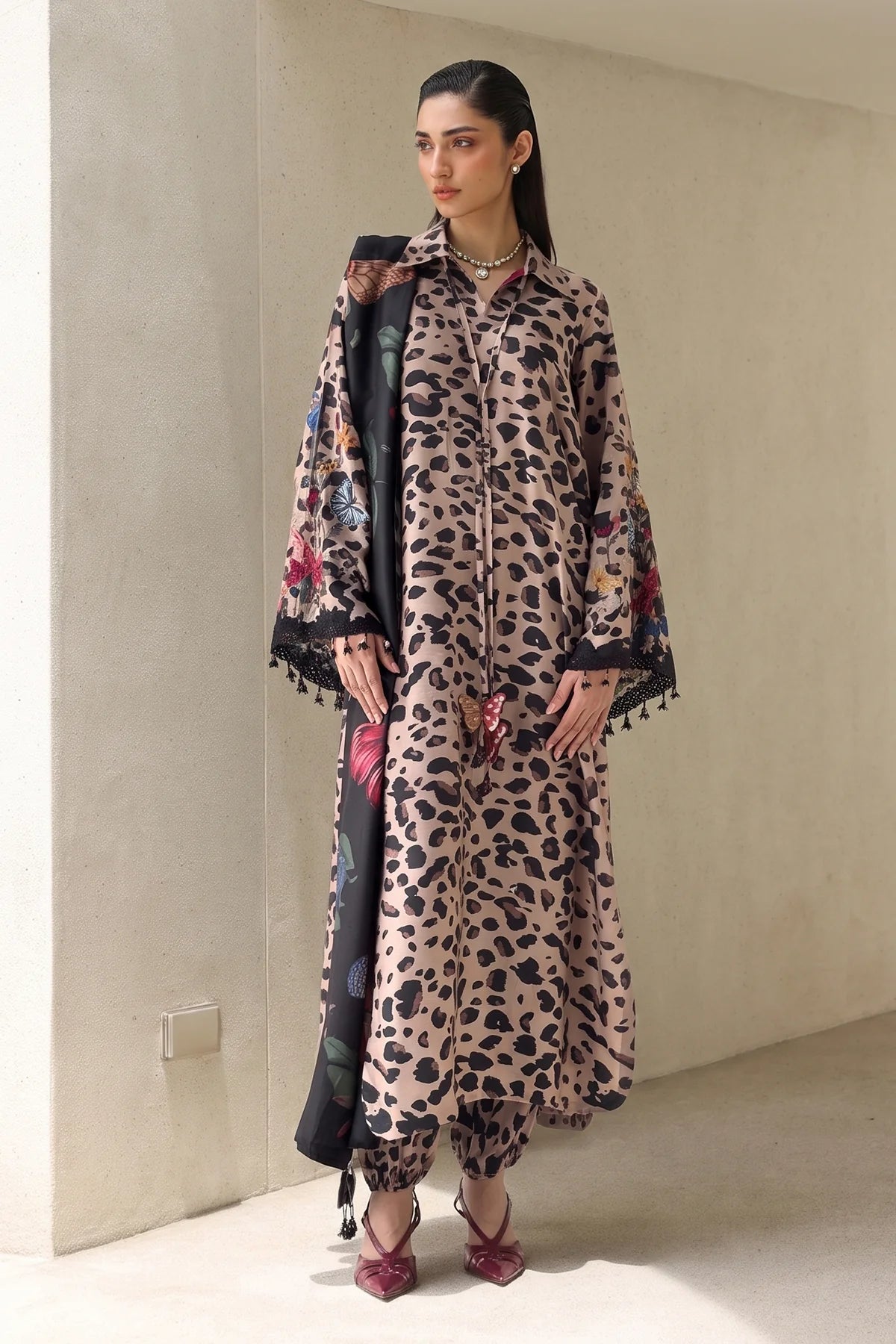 BAROQUE - 3PC KARANDI PRINTED SHIRT WITH KARANDI PRINTED SHAWL AND TROUSER - HZG3140