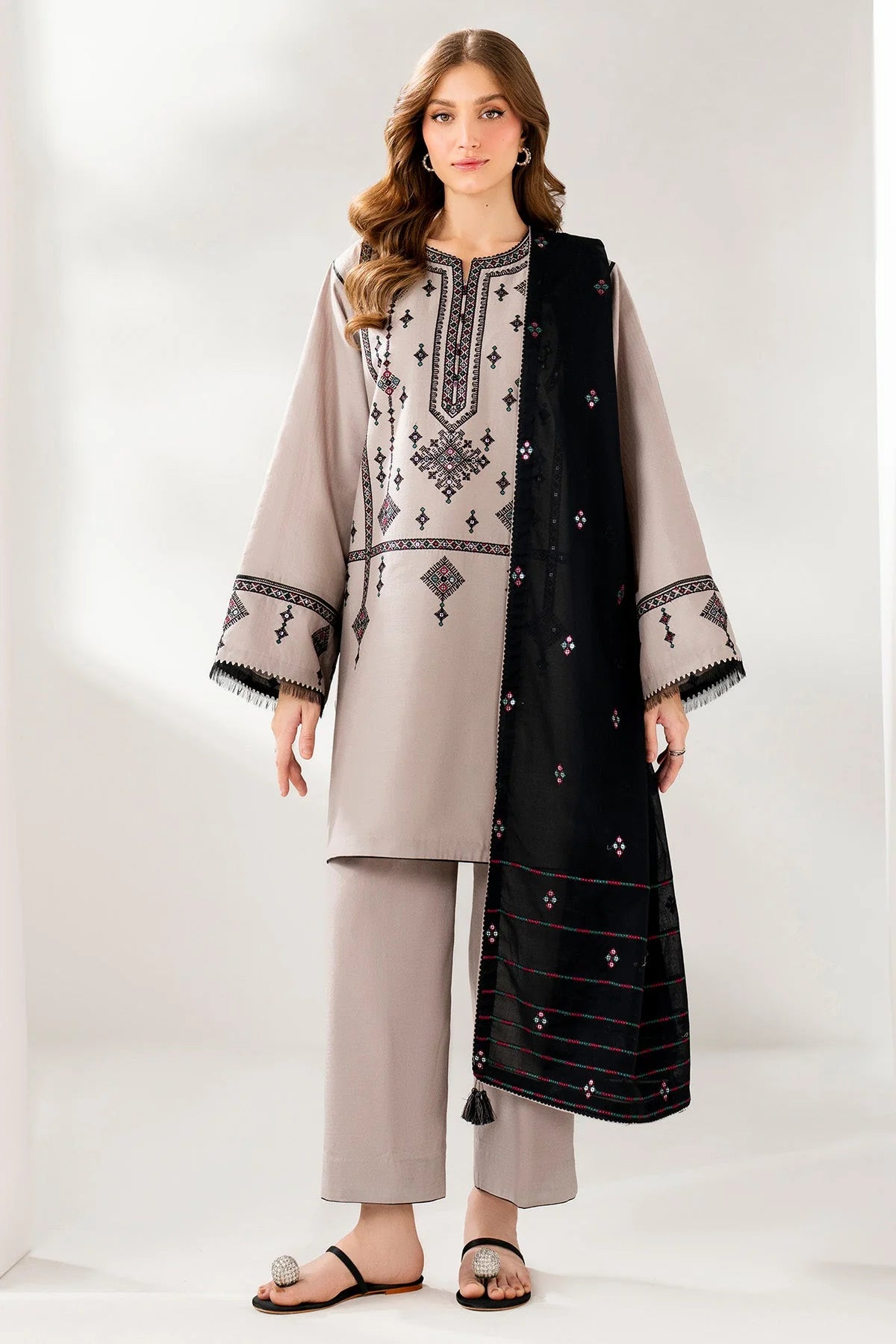 JAZMIN - 3PC DHANAK EMBROIDERED SHIRT WITH CHIFFON EMBROIDERED DUPATTA AND TROUSER - HZU2490