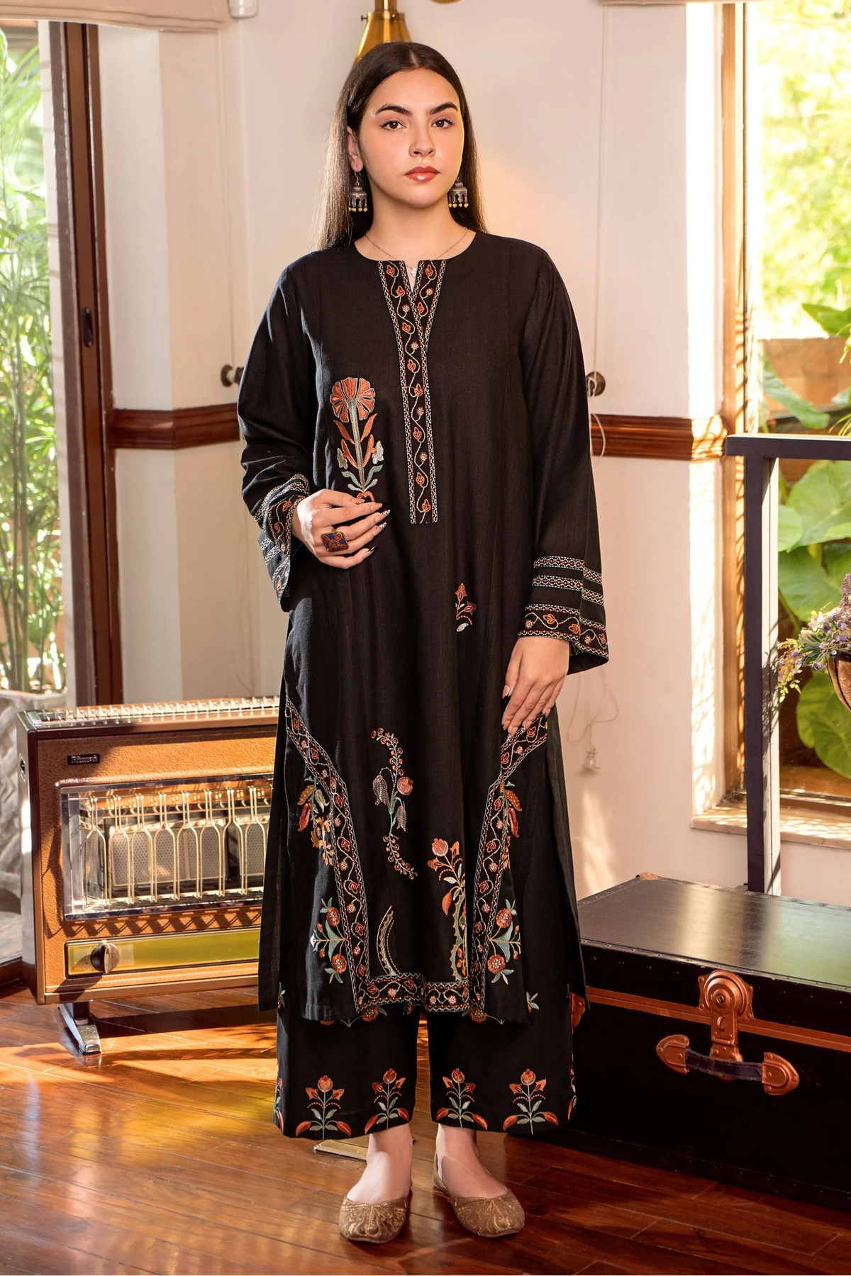 URGE - 2PC DHANAK EMBROIDERED SHIRT AND EMBROIDERED TROUSER - HZU2482