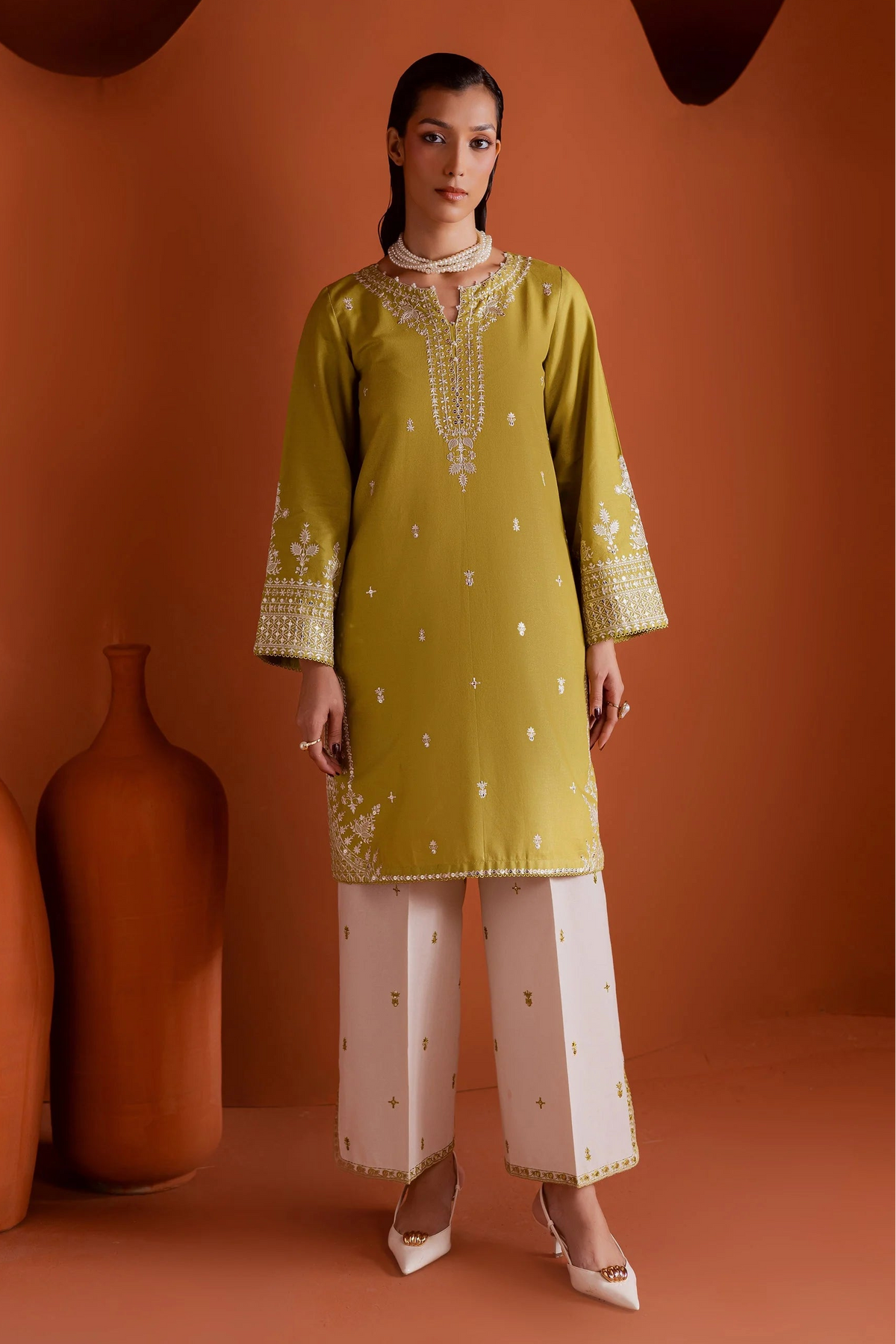 BATIK  - 2PC LAWN EMBROIDERED SHIRT AND EMBROIDERED TROUSER - HZG3017