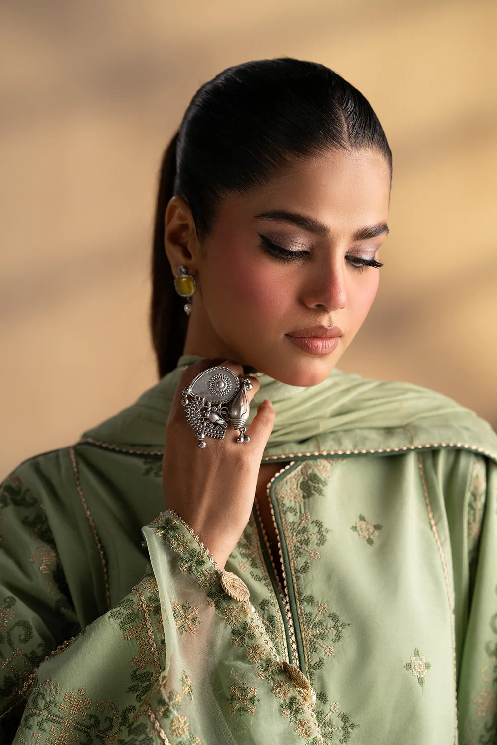 ETHNIC - 3PC LAWN EMBROIDERED SHIRT WITH MANAAR PRINTED DUPATTA AND TROUSER - HZG2246