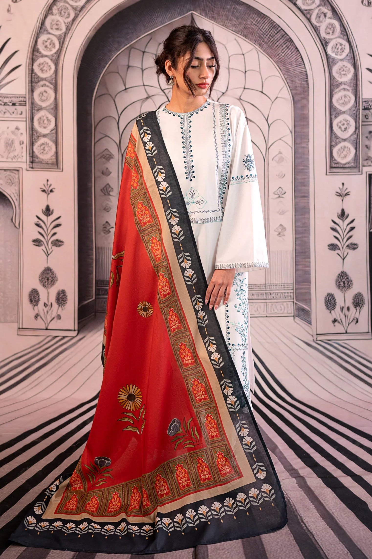 URGE - 3PC LAWN EMBROIDERED SHIRT WITH MANAAR PRINTED DUPATTA AND TROUSER - HZG2221