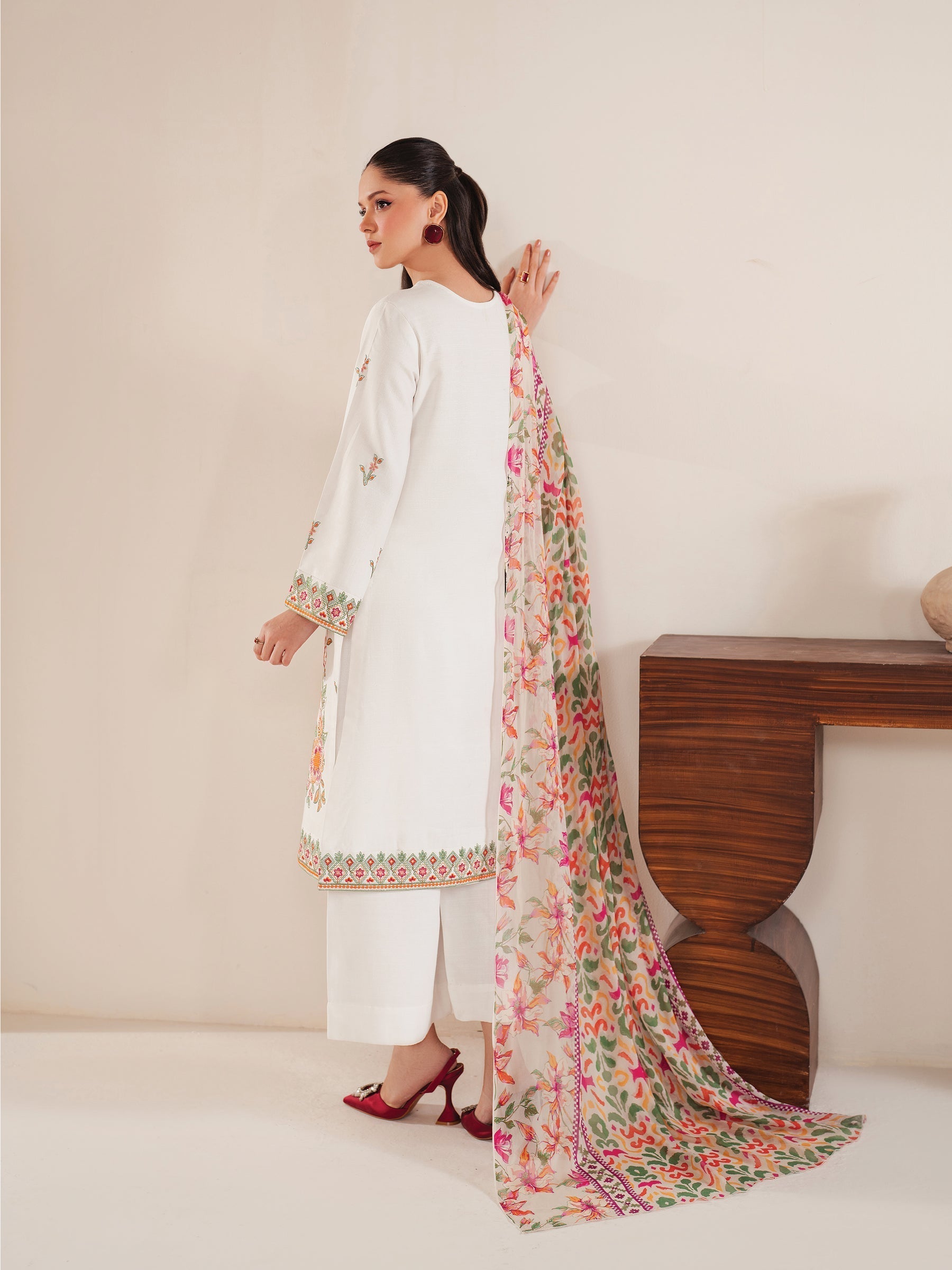 GARNET - 3PC LAWN EMBROIDERED SHIRT WITH MANAAR PRINTED DUPATTA AND TROUSER - HZG2120